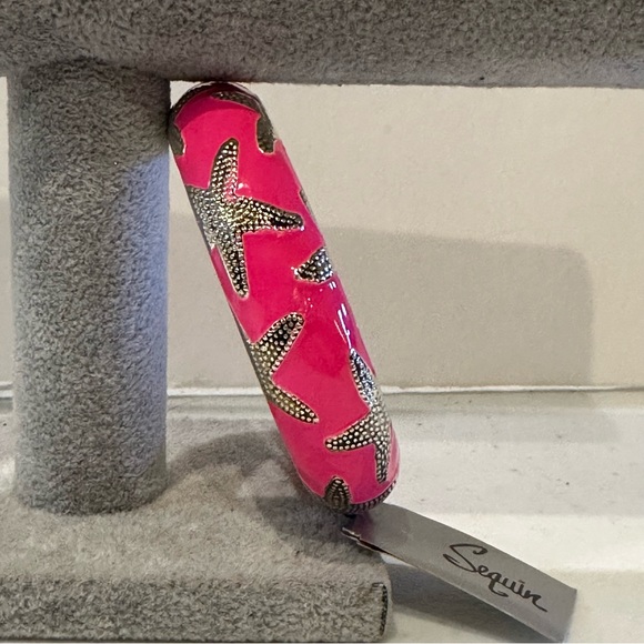 NWT Sequin by Nordstrom Starfish Clamper Bangle Bracelet, silver w/ dark pink - Picture 9 of 11